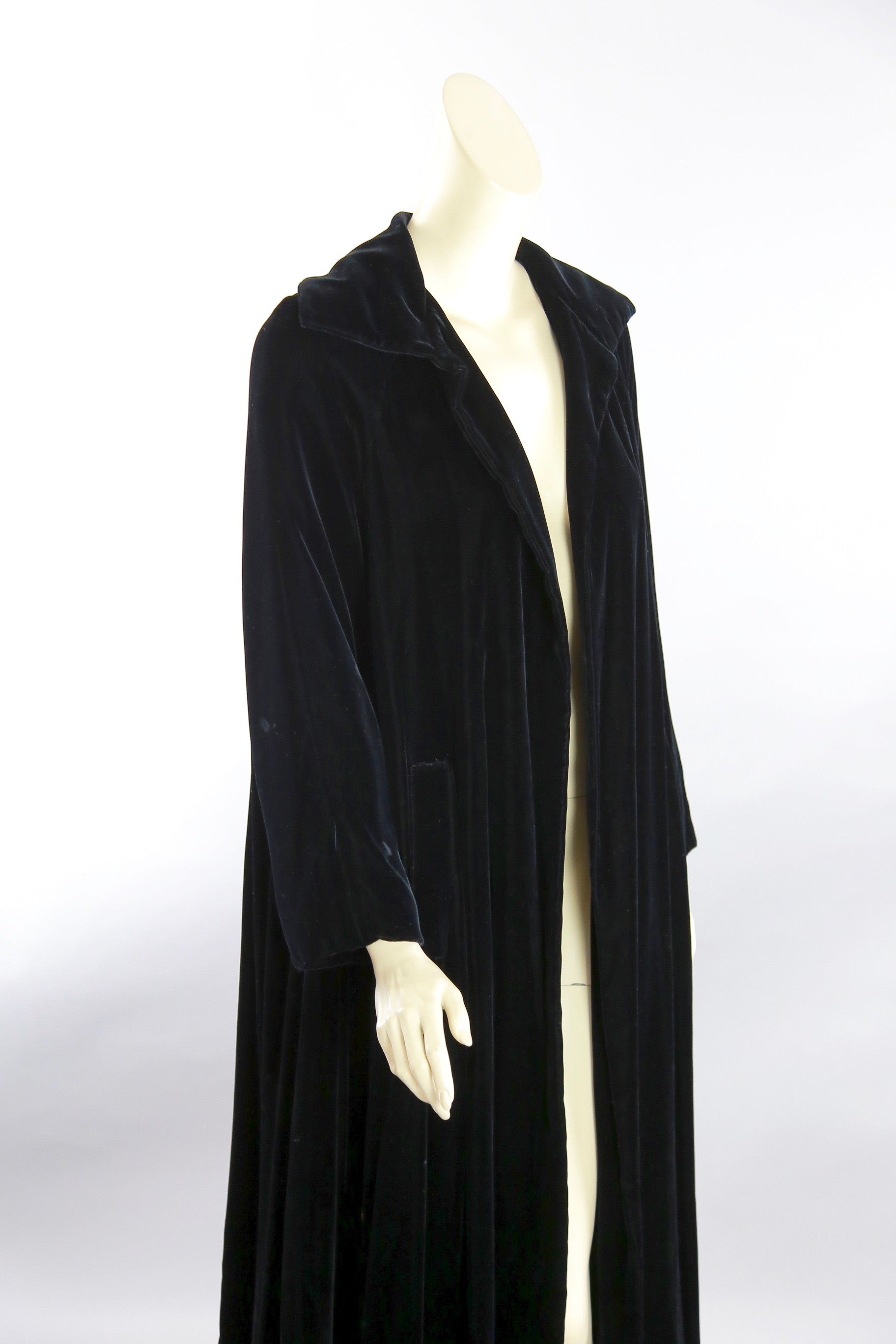 Vintage 50s black velvet opera coat evening cocktail party coat Candi Wrap coat