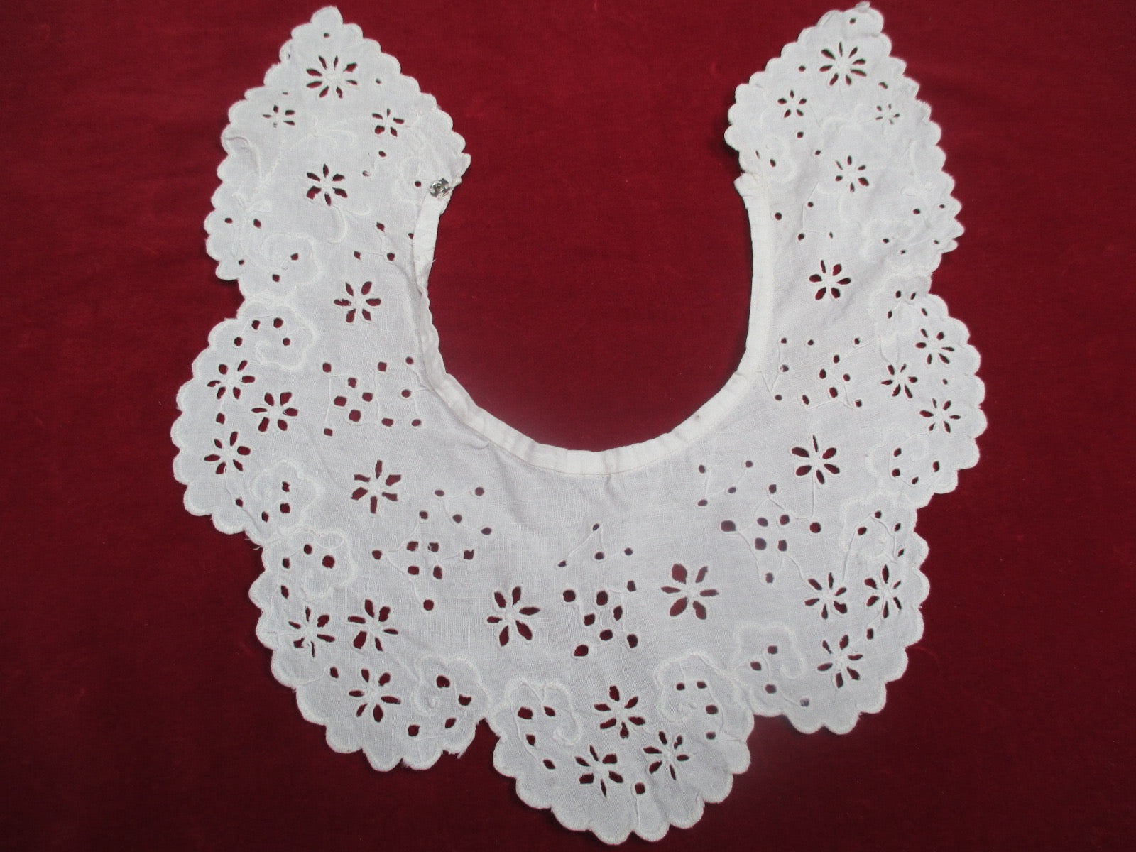 Antique Victorian Eyelet lace Collar