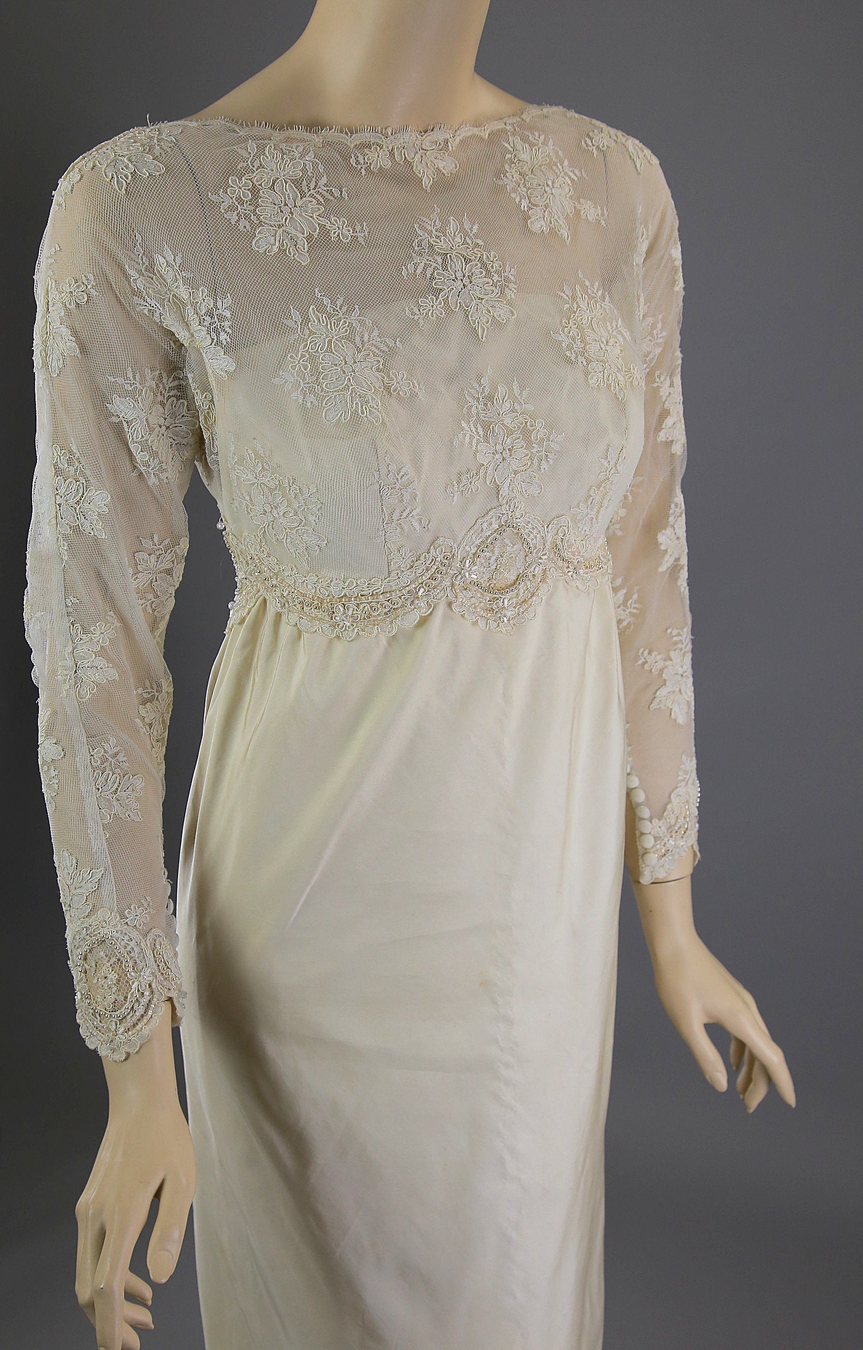 Vintage 60s Bergdorf Goodman wedding dress beaded silk w lace Small S mmmoonchild vintage Vintage 60s Bergdorf Goodman wedding dress beaded silk w lace Small S mmmoonchild vintage