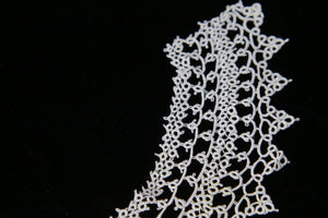Vintage 20s white lace collar with hand tatting Early 20th C