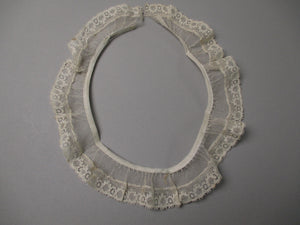 Antique lace Victorian round collar