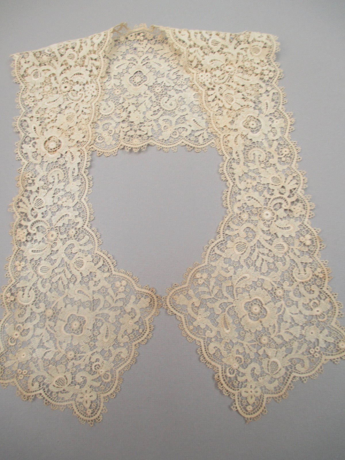 Antique Victorian Chemical lace collar