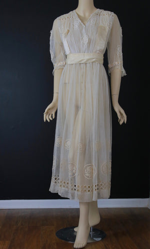 Antique Edwardian 1910's embroidered net tea gown bridal dress
