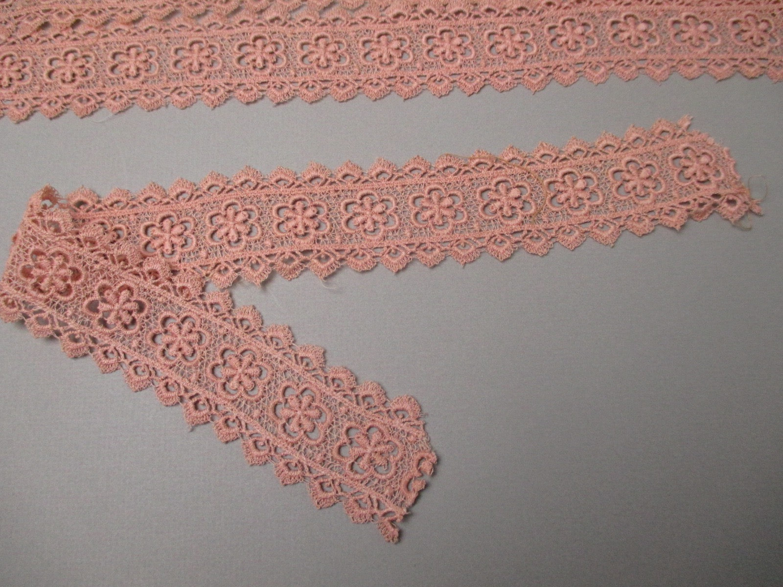 Antique lace galloon style