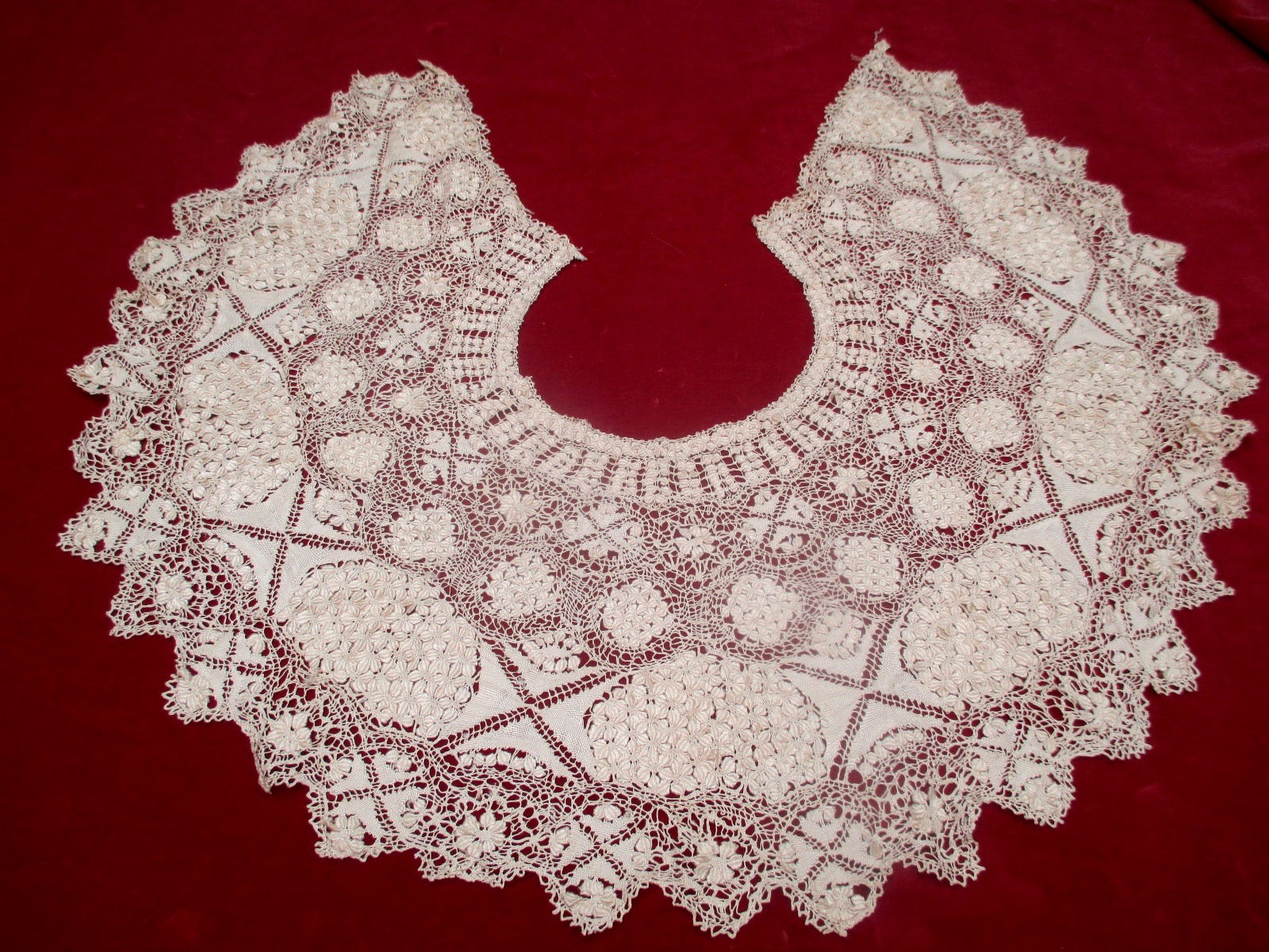 Antique Victorian Silk Maltese Lace Bertha Collar