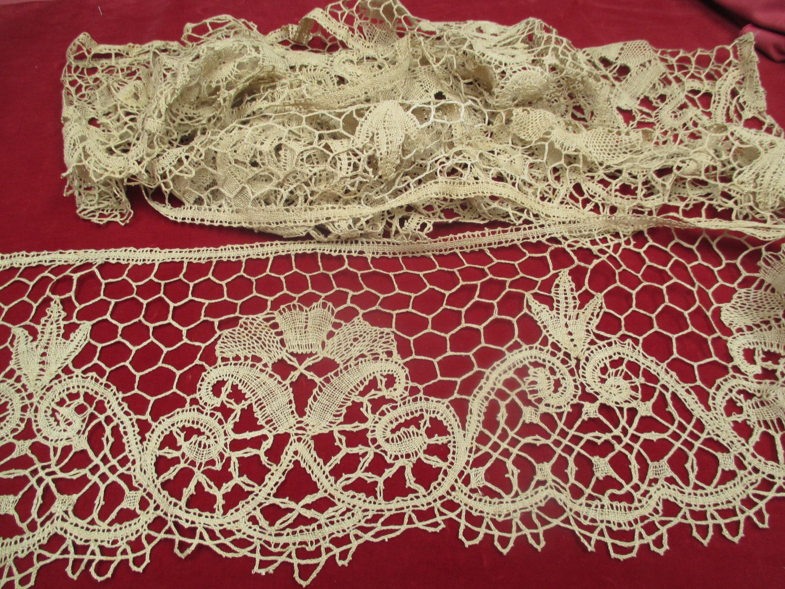 Antique Victorian bobbin lace flounce