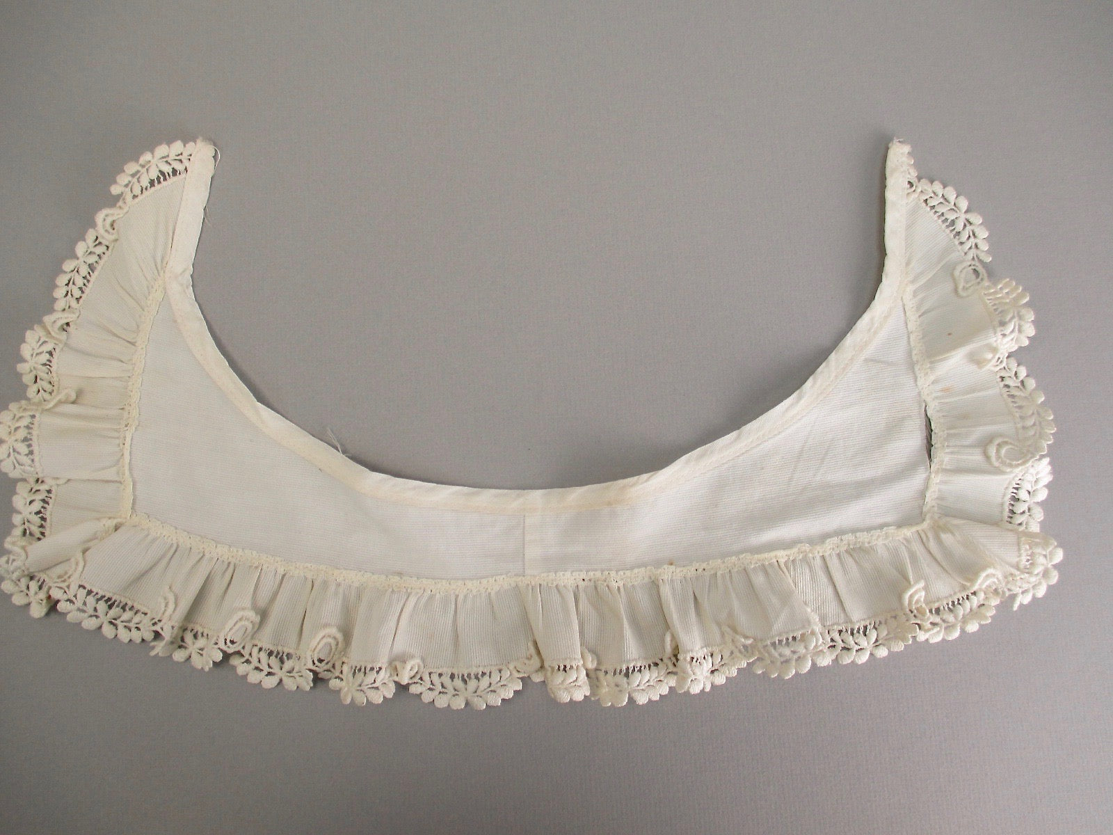 Antique lace collar Victorian