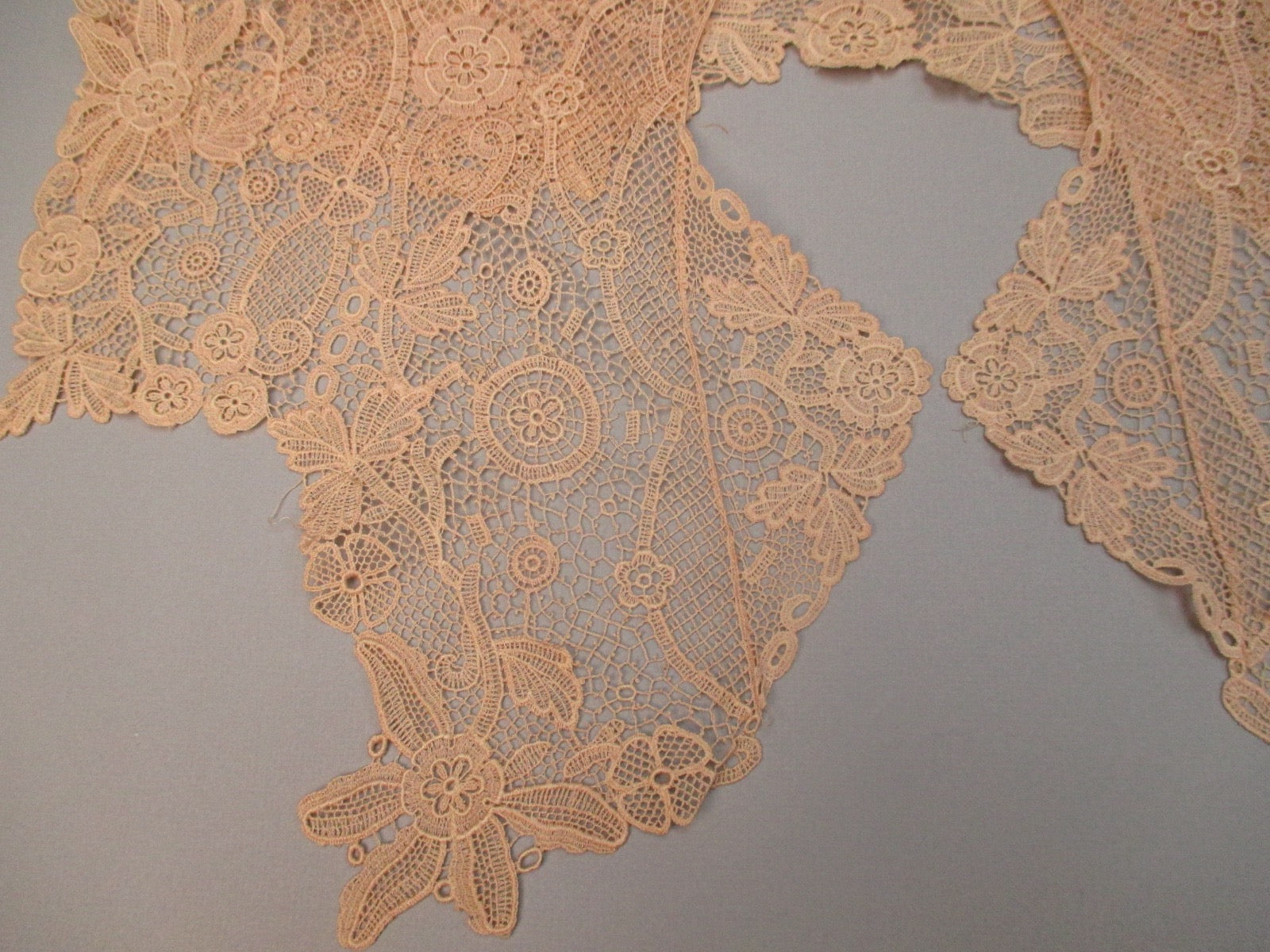 Antique Victorian Chemical lace Collar