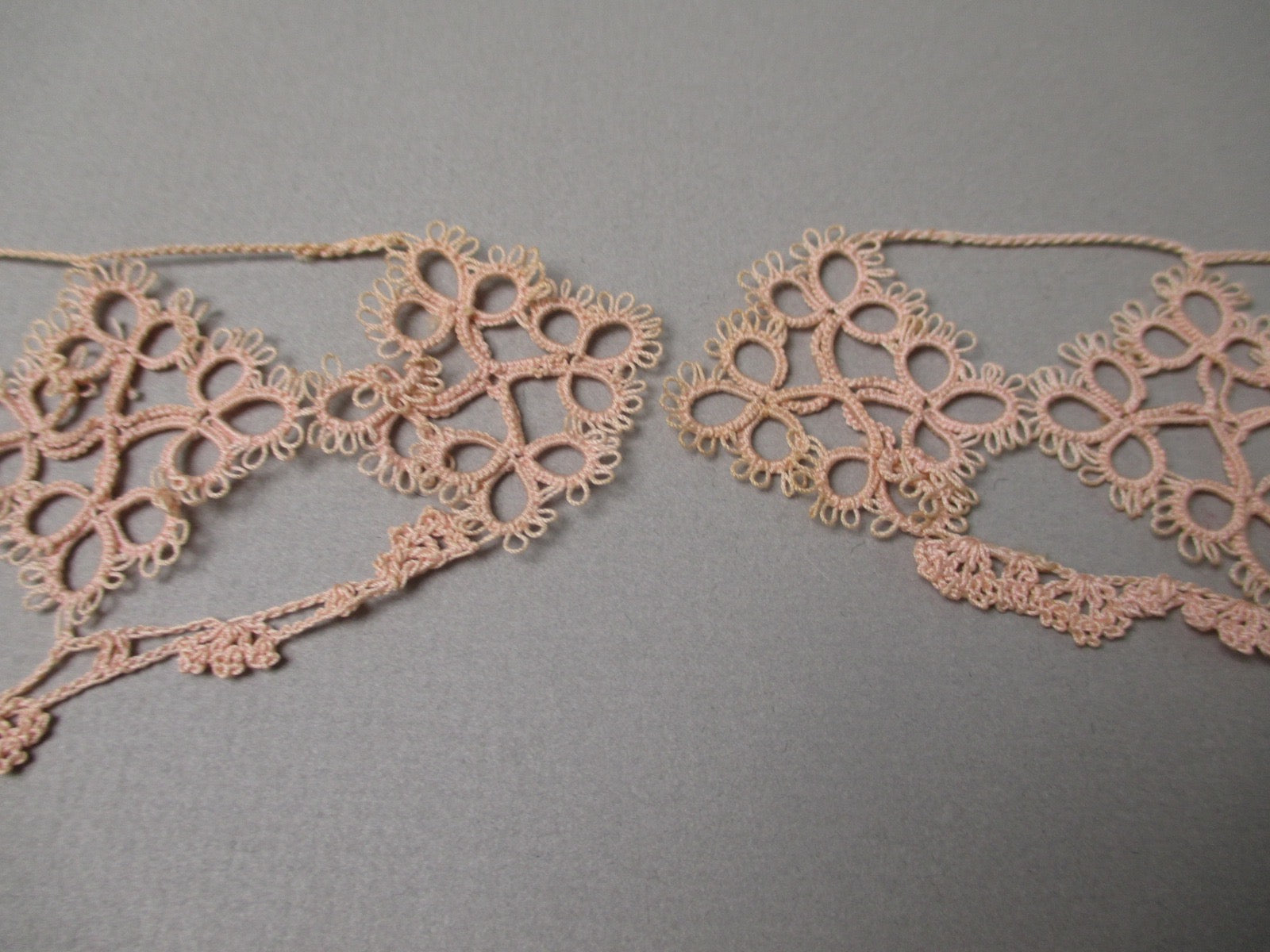 Vintage 1920s antique tatted lace collar