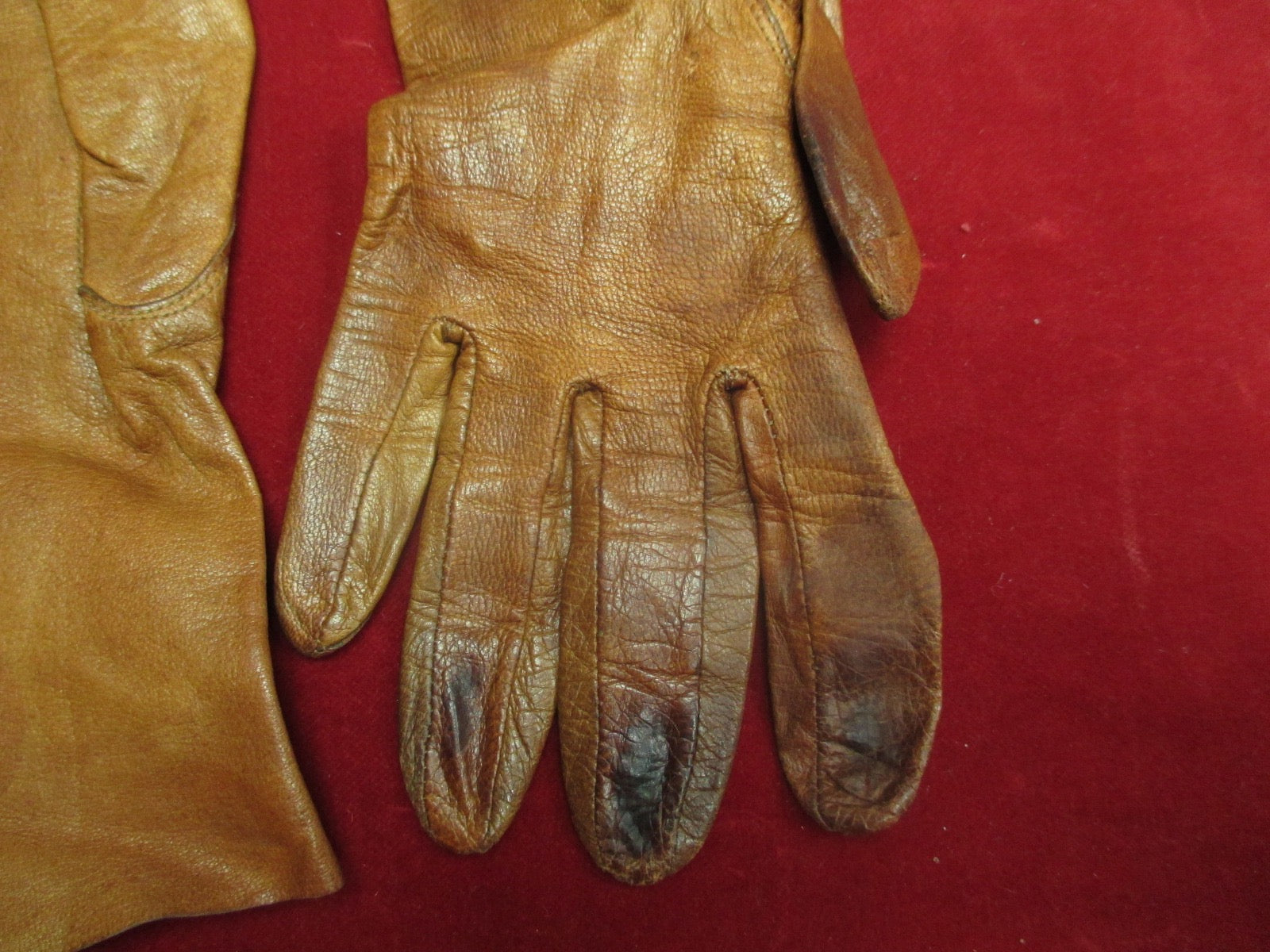 Vintage 1920s leather gloves