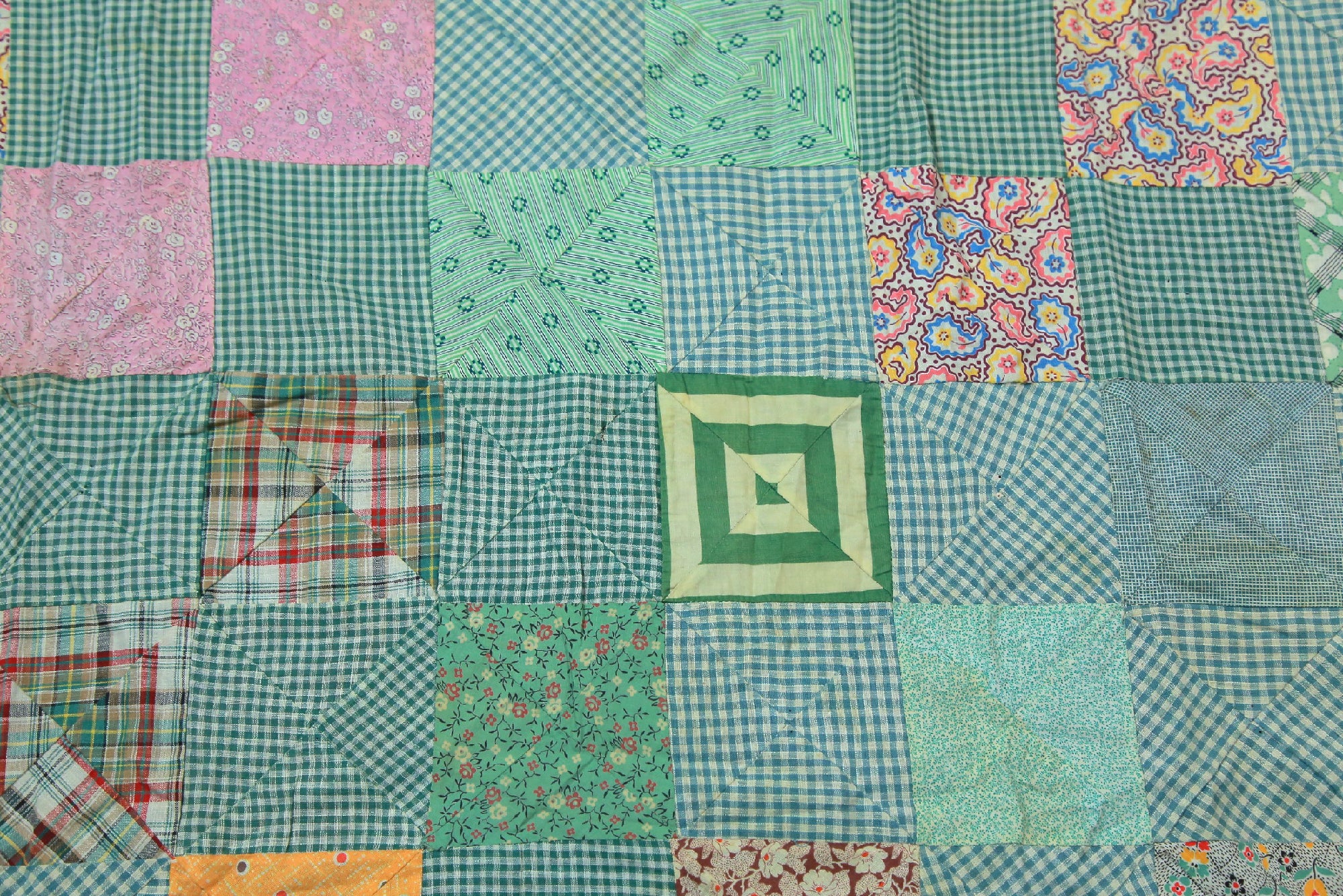 Vintage 30s 1930s quilt top w pieced triangles