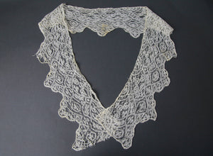 Antique Victorian older bobbin lace collar