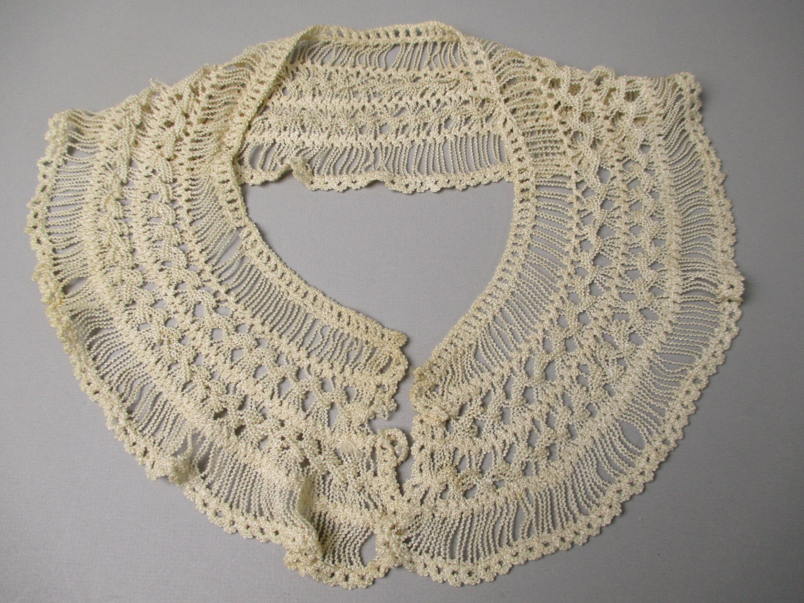 Vintage 30s Crochet Collar