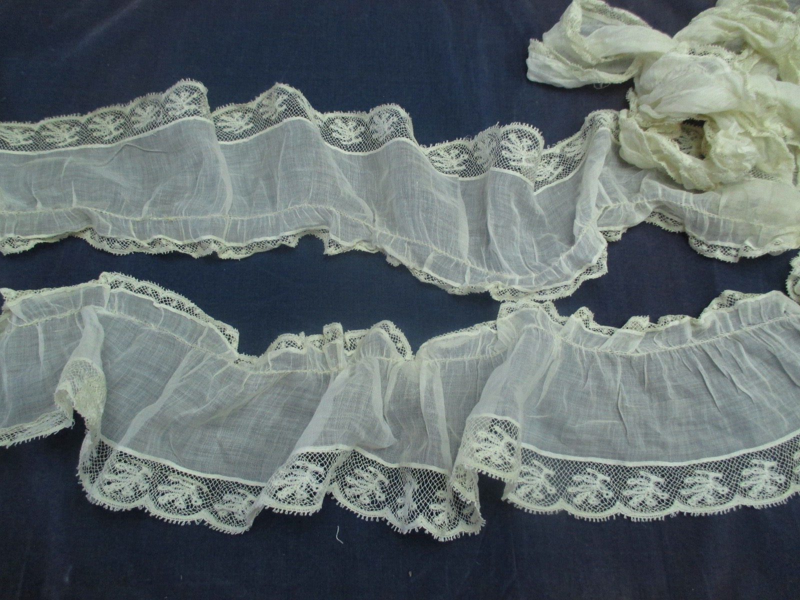 Antique Victorian lace Ruffled edge