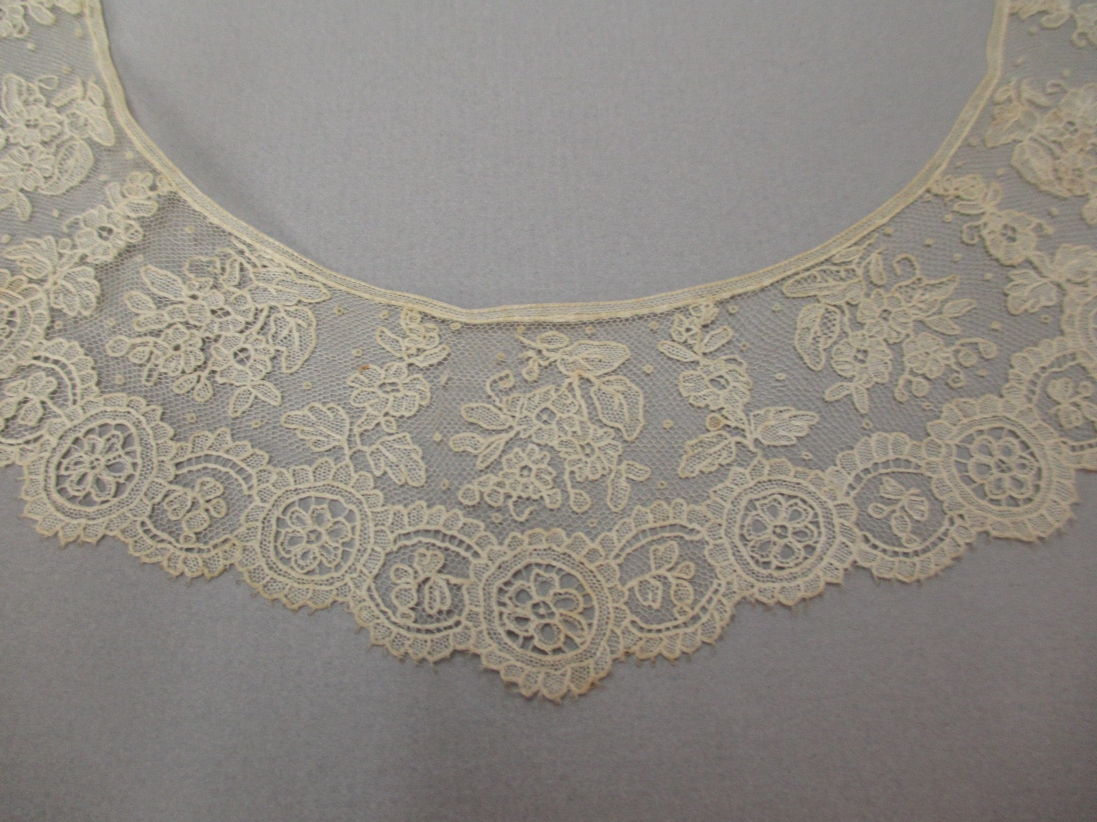 Antique lace collar handmade Point de Gaze