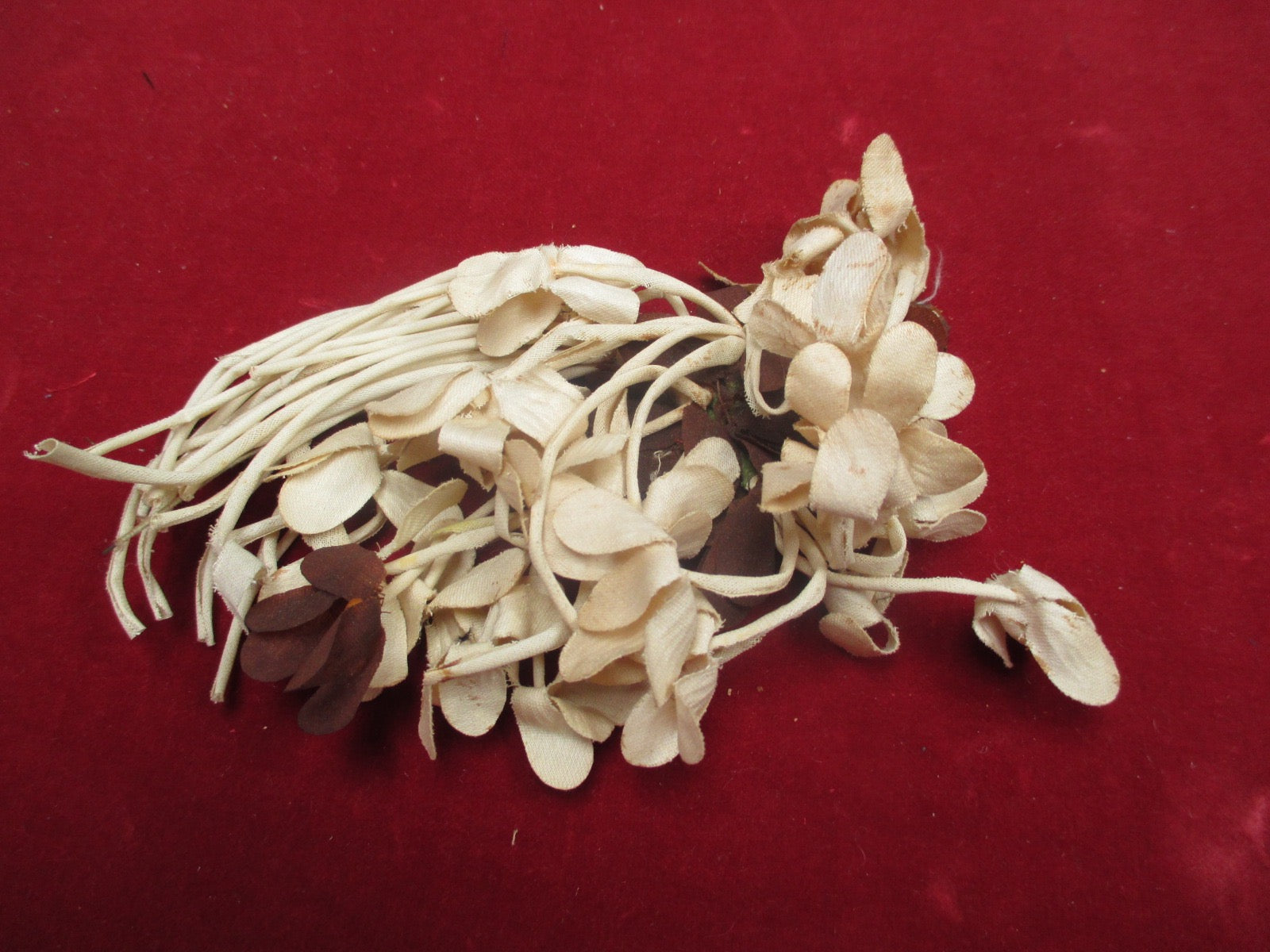 Vintage 1930s small millinery flowers
