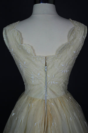 Vintage 60s sheer bridal embroidered silk boho wedding dress open back cream M